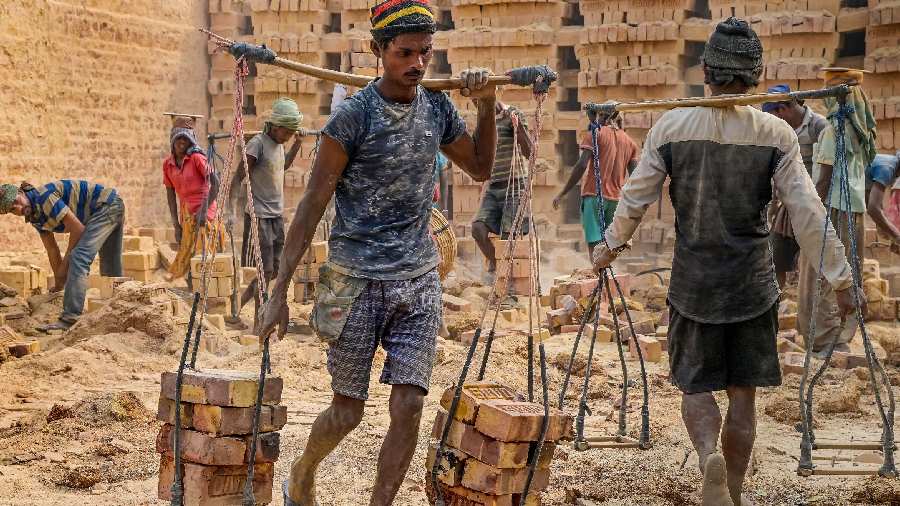 a day labourer paragraph